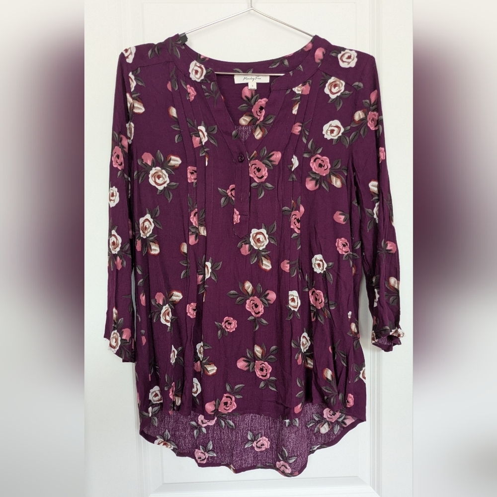 Monday Fun Women's Floral Purple Blouse Size Small